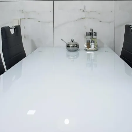 Mini Barvy Lvova On Hnatyuka St. Aparthotel