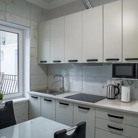 Mini Barvy Lvova On Hnatyuka St. Aparthotel 3*