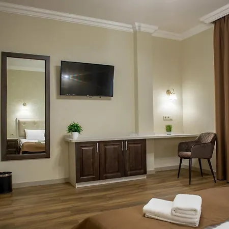 Mini Barvy Lvova On Hnatyuka St. Aparthotel 3*