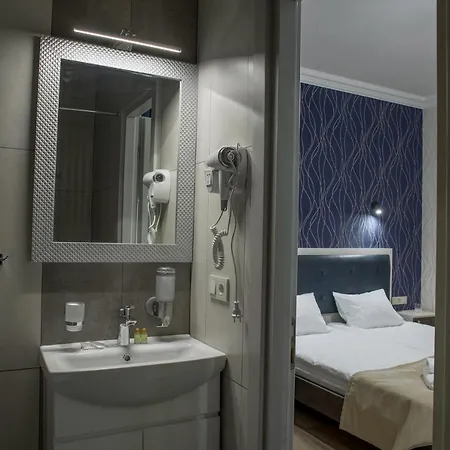 Apart-hotel Mini Barvy Lvova On Hnatyuka St. Lviv