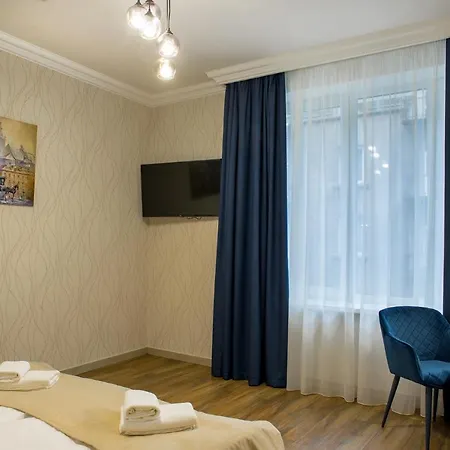 Aparthotel Mini Barvy Lvova On Hnatyuka St. 3*