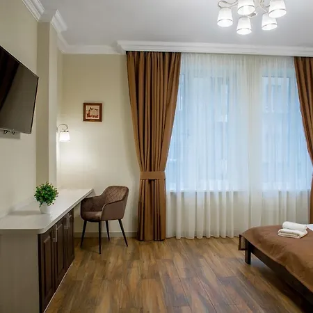 Mini Barvy Lvova On Hnatyuka St. Aparthotel 3*