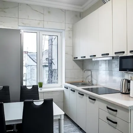 Mini Barvy Lvova On Hnatyuka St. 3*