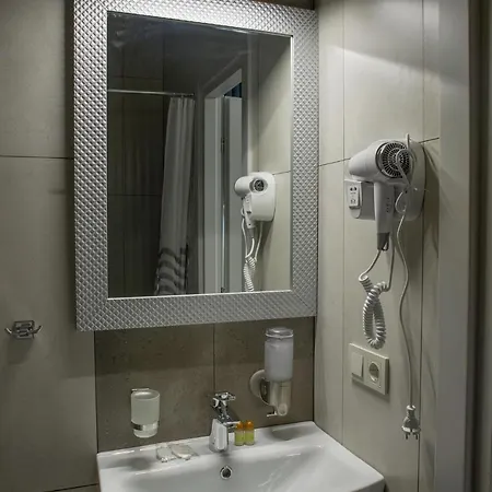 Aparthotel Mini Barvy Lvova On Hnatyuka St. *
