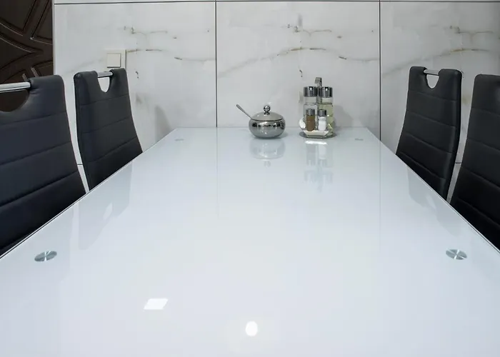 Mini Barvy Lvova On Hnatyuka St. Lägenhetshotell