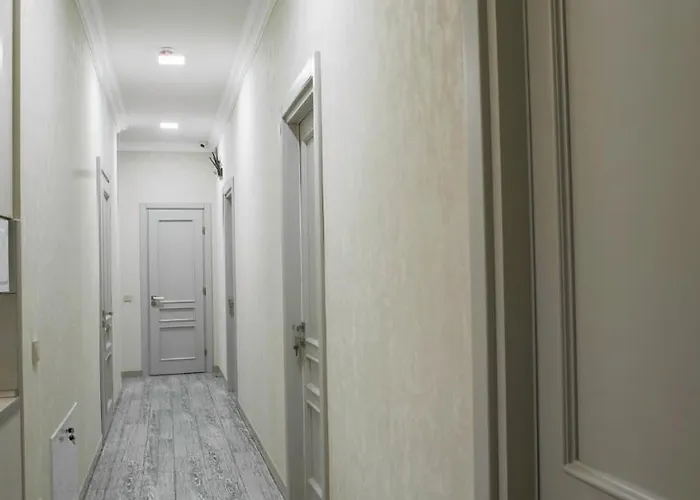 Mini Barvy Lvova On Hnatyuka St. 3*