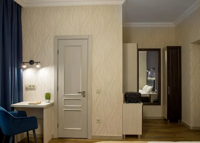 Mini Barvy Lvova On Hnatyuka St. Apartahotel