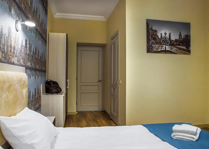 Apartahotel Mini Barvy Lvova On Hnatyuka St. 3*