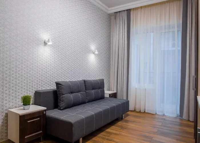 Mini Barvy Lvova On Hnatyuka St. Apartahotel 3*