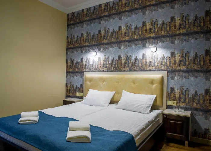 Mini Barvy Lvova On Hnatyuka St. Apartahotel Leópolis