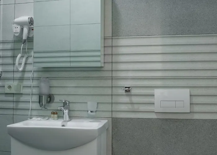 Ξενοδοχείο με διαμερίσματα Mini Barvy Lvova On Hnatyuka St. Λβιβ