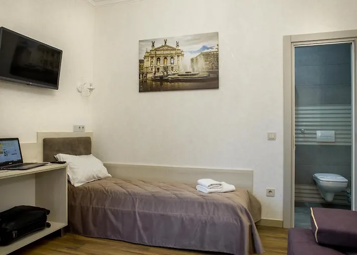 Apartahotel Mini Barvy Lvova On Hnatyuka St. Leópolis