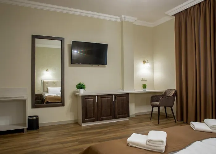 Mini Barvy Lvova On Hnatyuka St. Apartahotel 3*